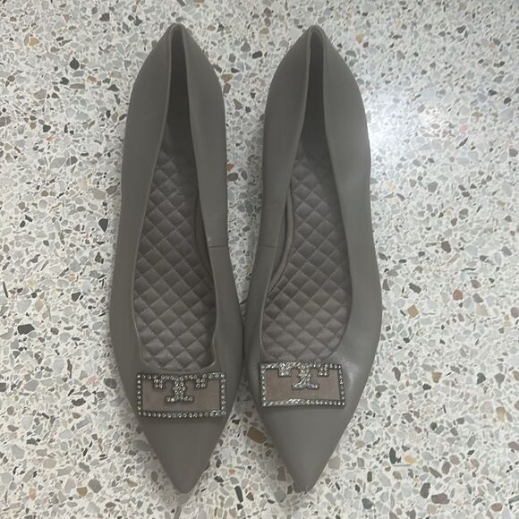 Tory Burch Gigi embellished crystal T logo pointed toe grey flats 11 - Picture 3 of 9